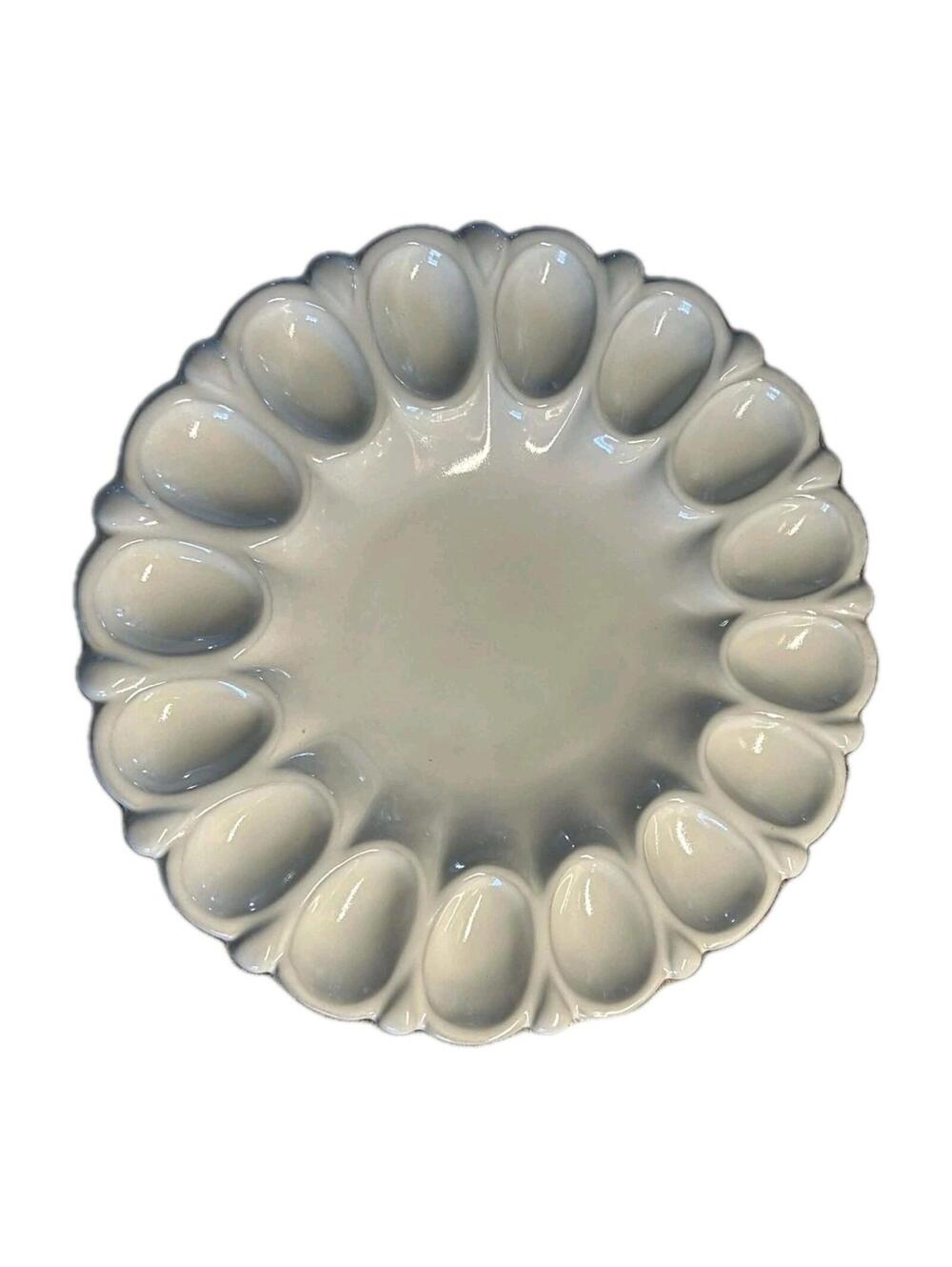 VTG Frankoma deviled egg tray model # 819, featuring 16 egg spots & central well